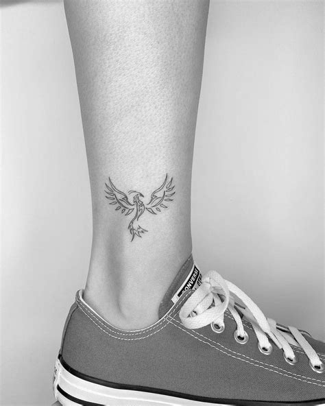 20 Tatuajes De Ave F Nix Blanco Y Negro Para Mujer Minimalista 20 Tatuajes De Ave F Nix Blanco Y Negro Para Mujer Minimalista