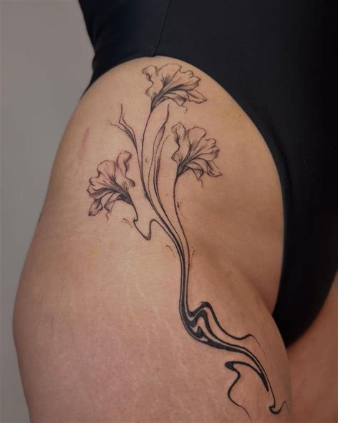 42 Beautiful Hip Tattoos For Women With Meaning Sacred Joanne