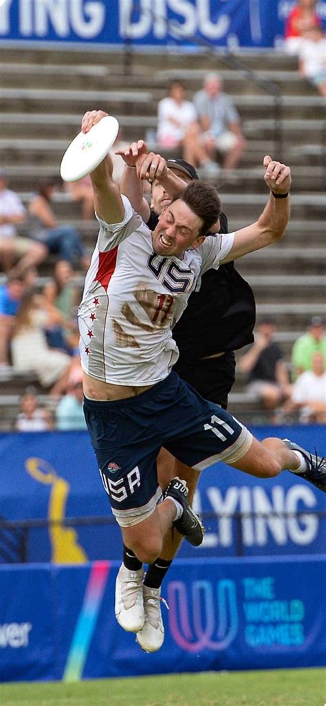 Download Iphone X Ultimate Frisbee Background Catch Wallpapers Com