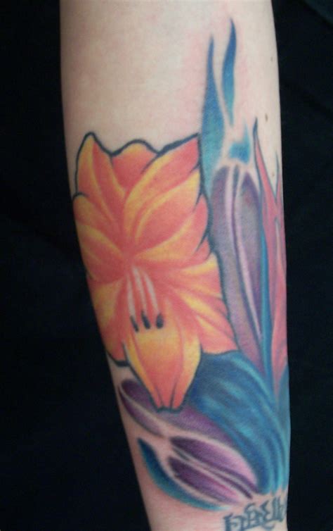 Lilies Ii This Is Covering Up A Starburst Tattoo On Her In Flickr