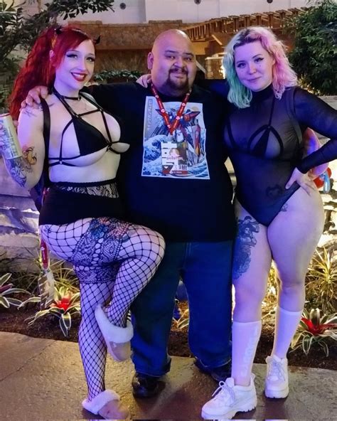 The Alluring Nude Art of Plushienova