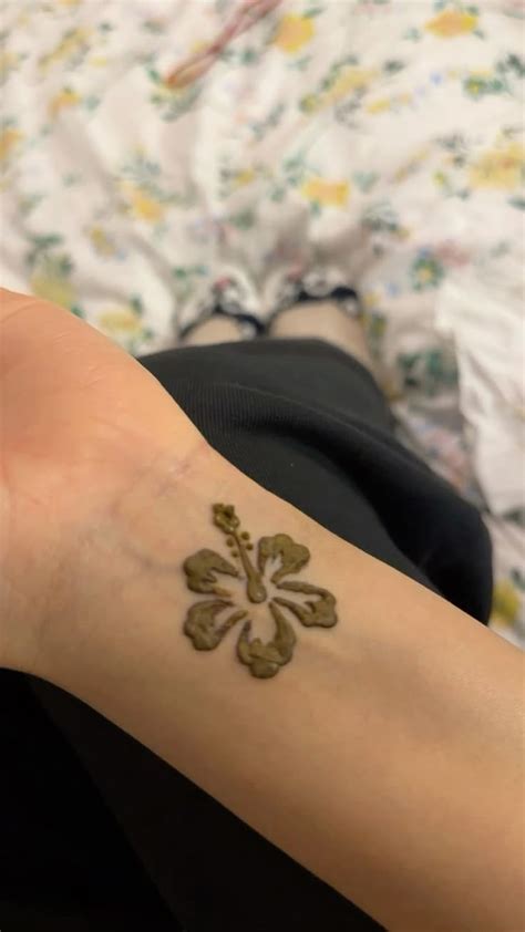 Simple Hibiscus Henna Cute Henna Tattoos Simple Henna Tattoo Henna