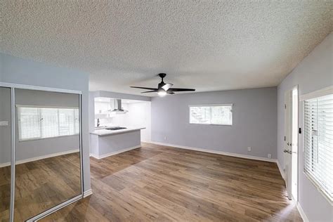 Stratford Apartments Downey Ca 90241 Apartmentguide Com